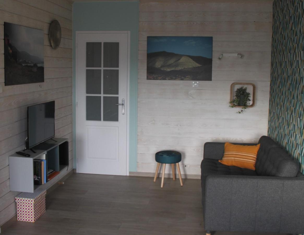 Gite De La Tuillere, Maison Contemporaine En Bois Avec Vue Et Piscine Saint-Aulaire Bagian luar foto