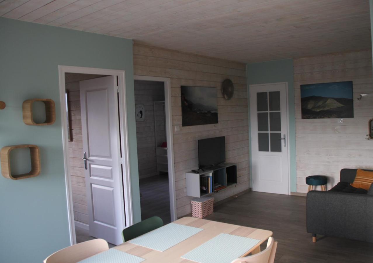 Gite De La Tuillere, Maison Contemporaine En Bois Avec Vue Et Piscine Saint-Aulaire Bagian luar foto